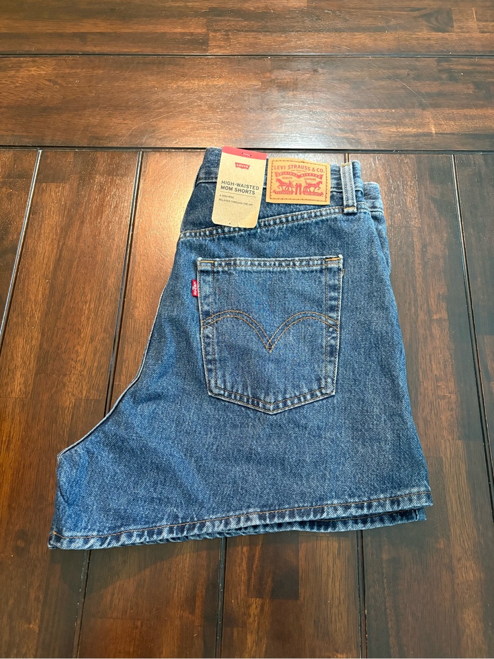 Levi's high-waisted mom blue jean denim shorts, size 12/31